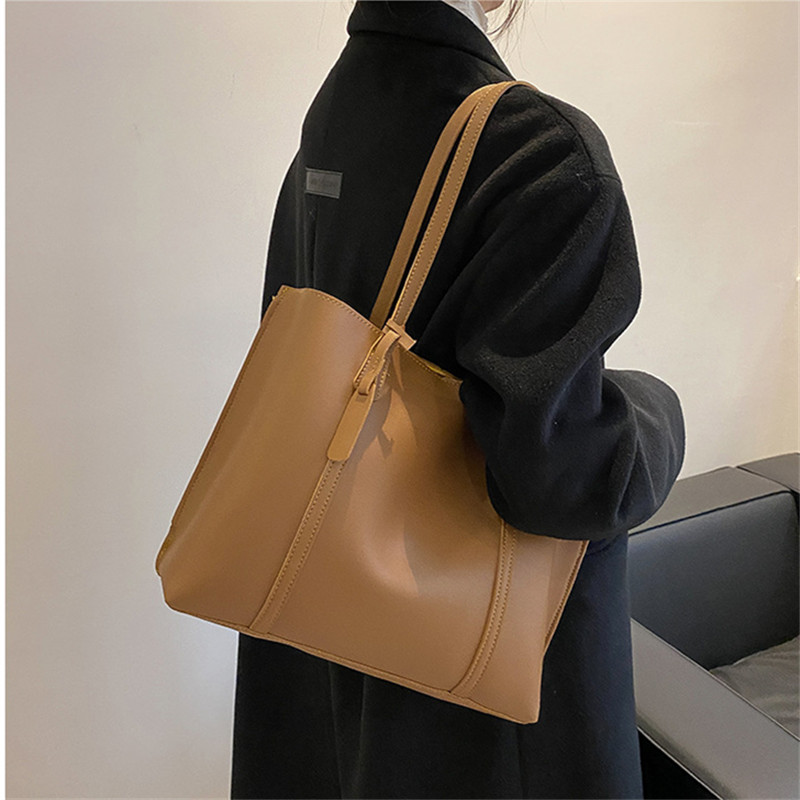 Classic Black Faux Leather Tot - Leather Work Handbags For Women recension och pris
