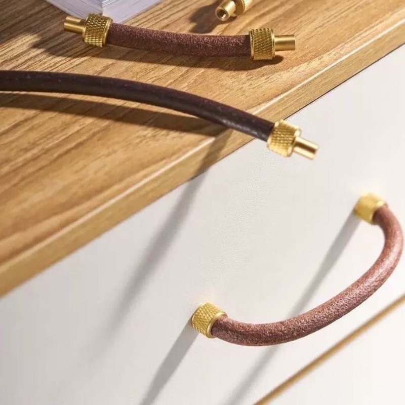 Brass + Leather Cabinet Pulls  - Leatherwork Hardware recension och pris