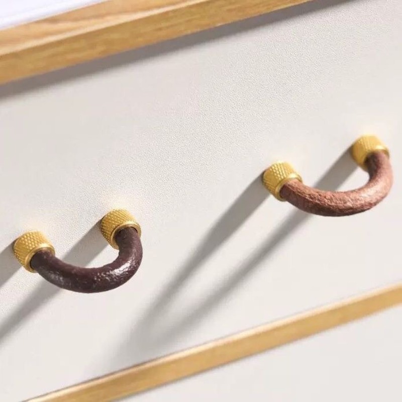 Brass + Leather Cabinet Pulls  - Leatherwork Hardware recension och pris