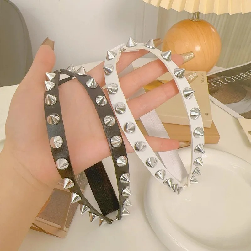 Double Row Cone Spike Leg Gart - Leatherwork Rivets recension och pris