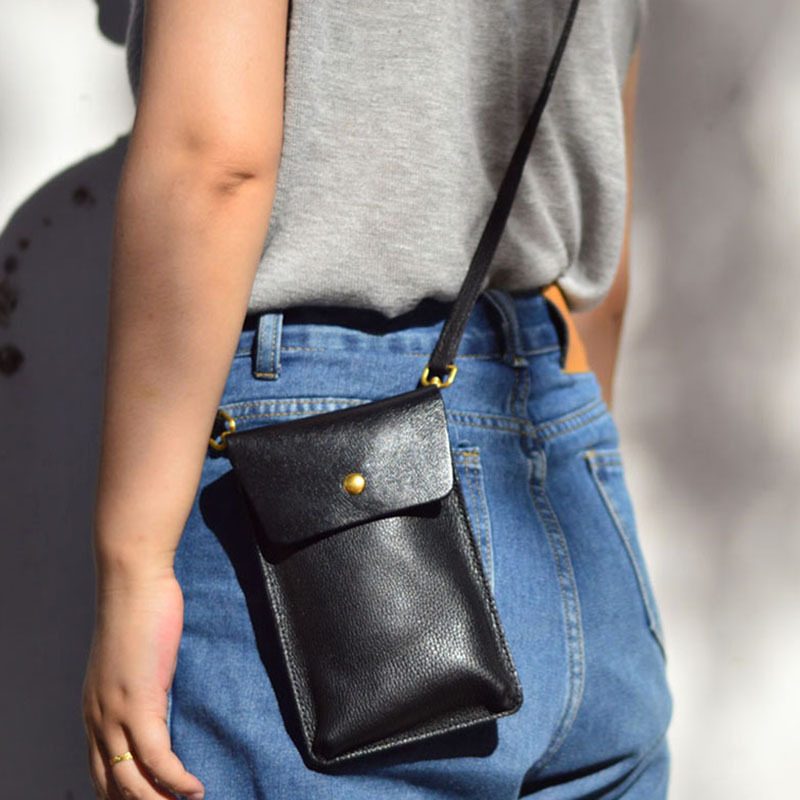 AETOO Mobile phone bag female  - Leatherwork Rivets recension och pris