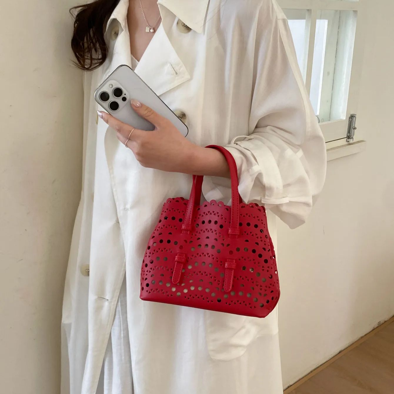 Red Hollow Printed Crossbody B - Leather Work Handbags For Women recension och pris
