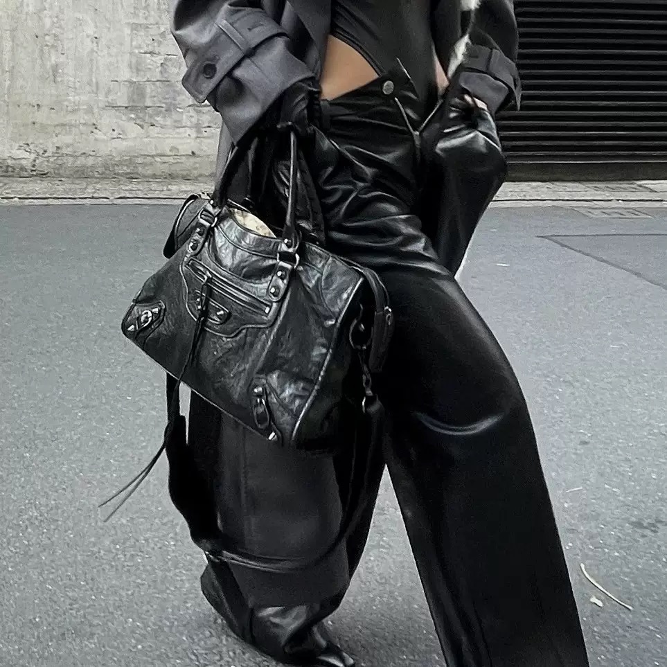 Sweet and Cool Spice Girl Shou - Leatherwork Rivets recension och pris